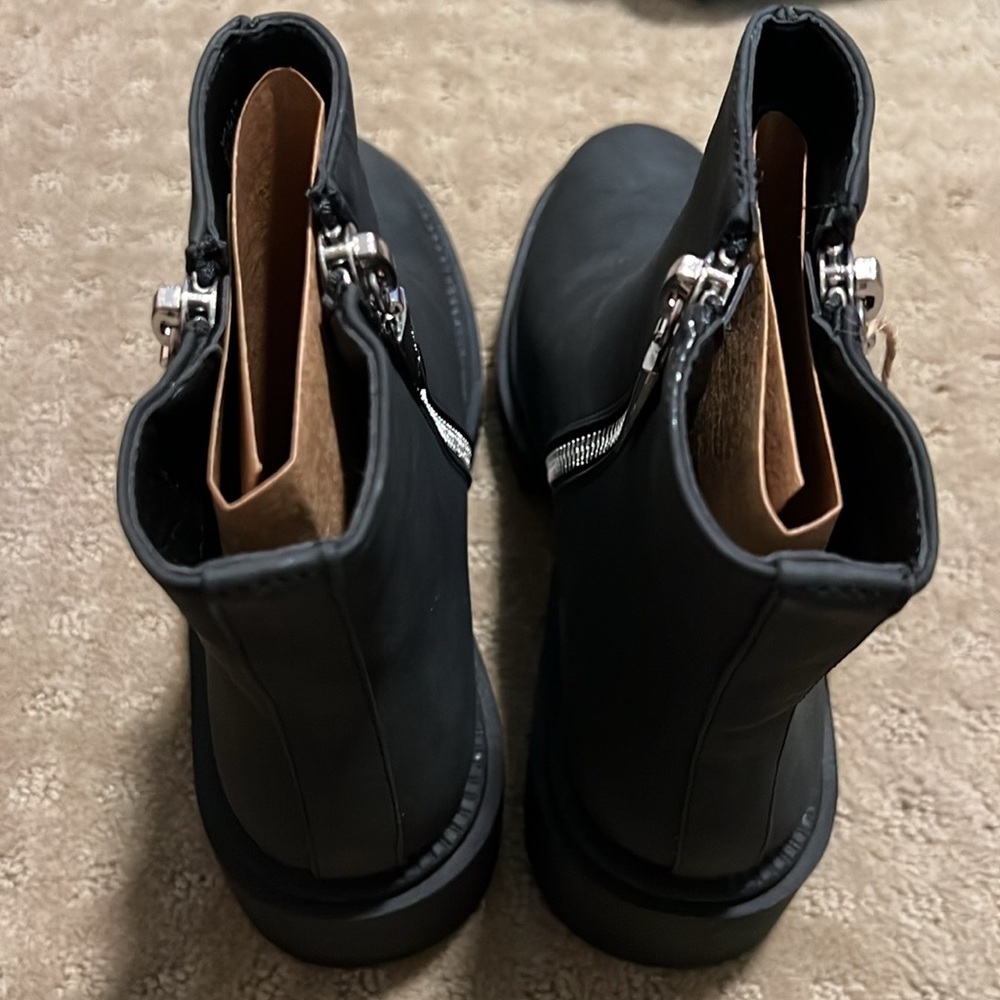 SEVEN7 Women's Vault Chink Black Boots with Zippers - Picture 5 of 10